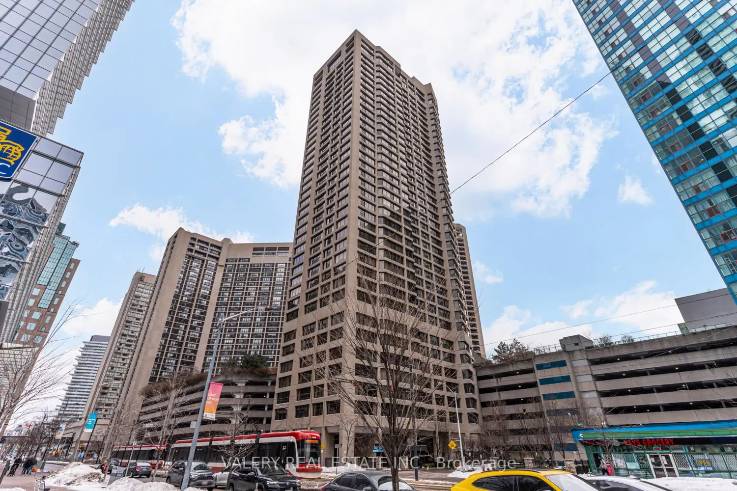 55 Harbour Square 1913, Toronto