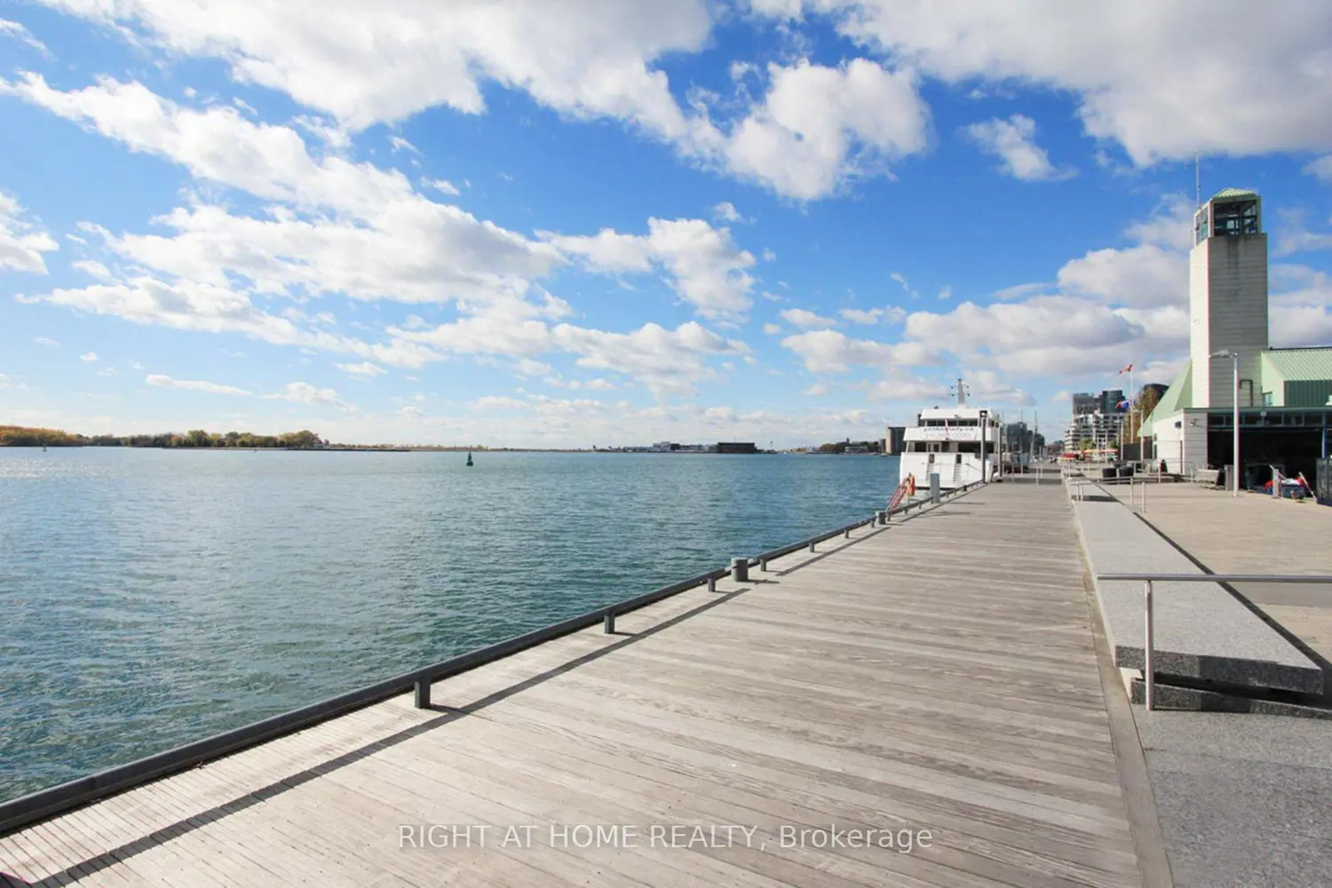 Additional image 18 of 33 Harbour Square #2019