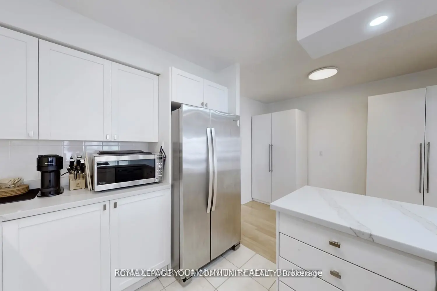 Additional image 13 of 909 Bay Street 1609
