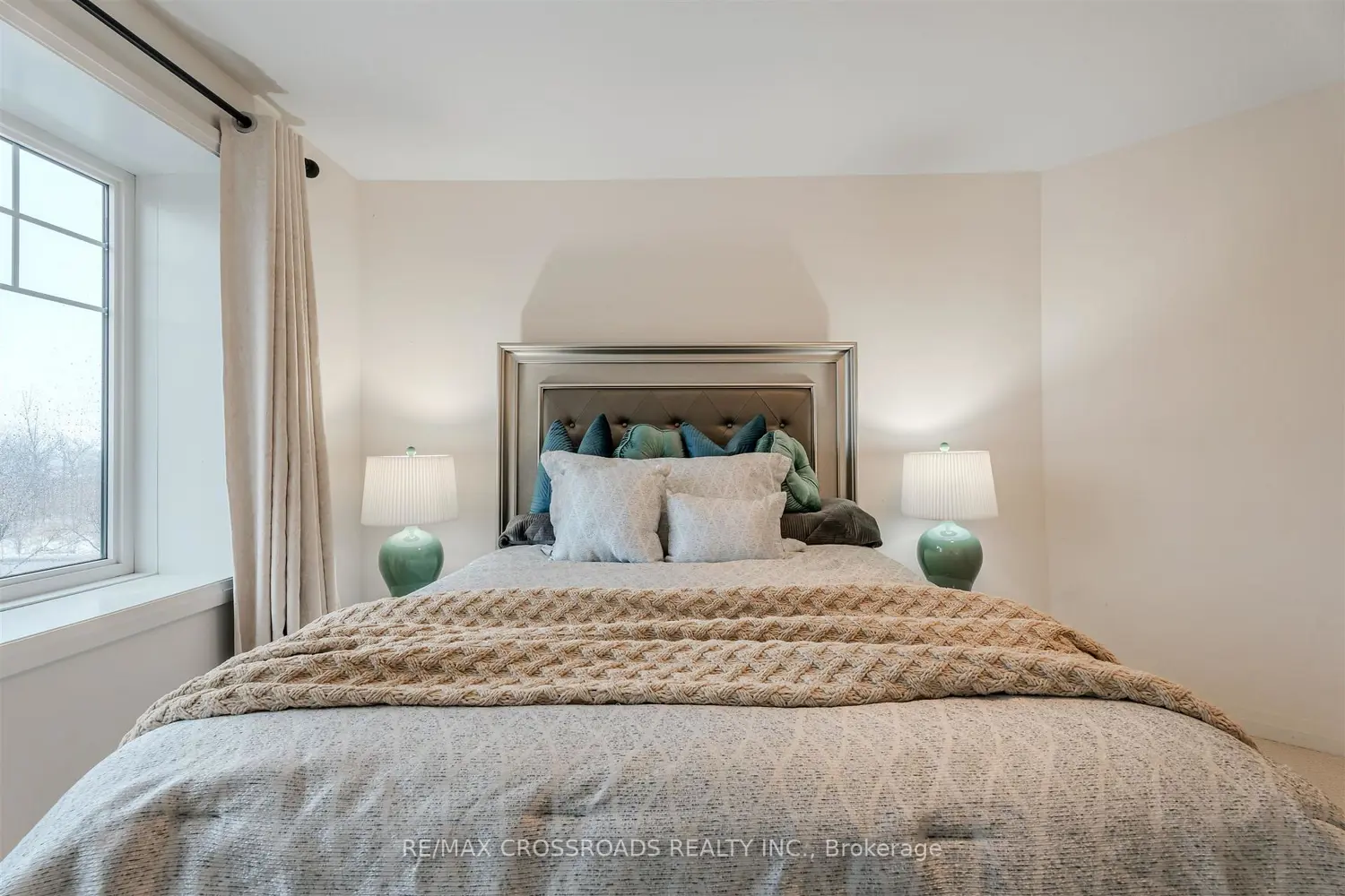 Additional image 8 of 4 Near Lane