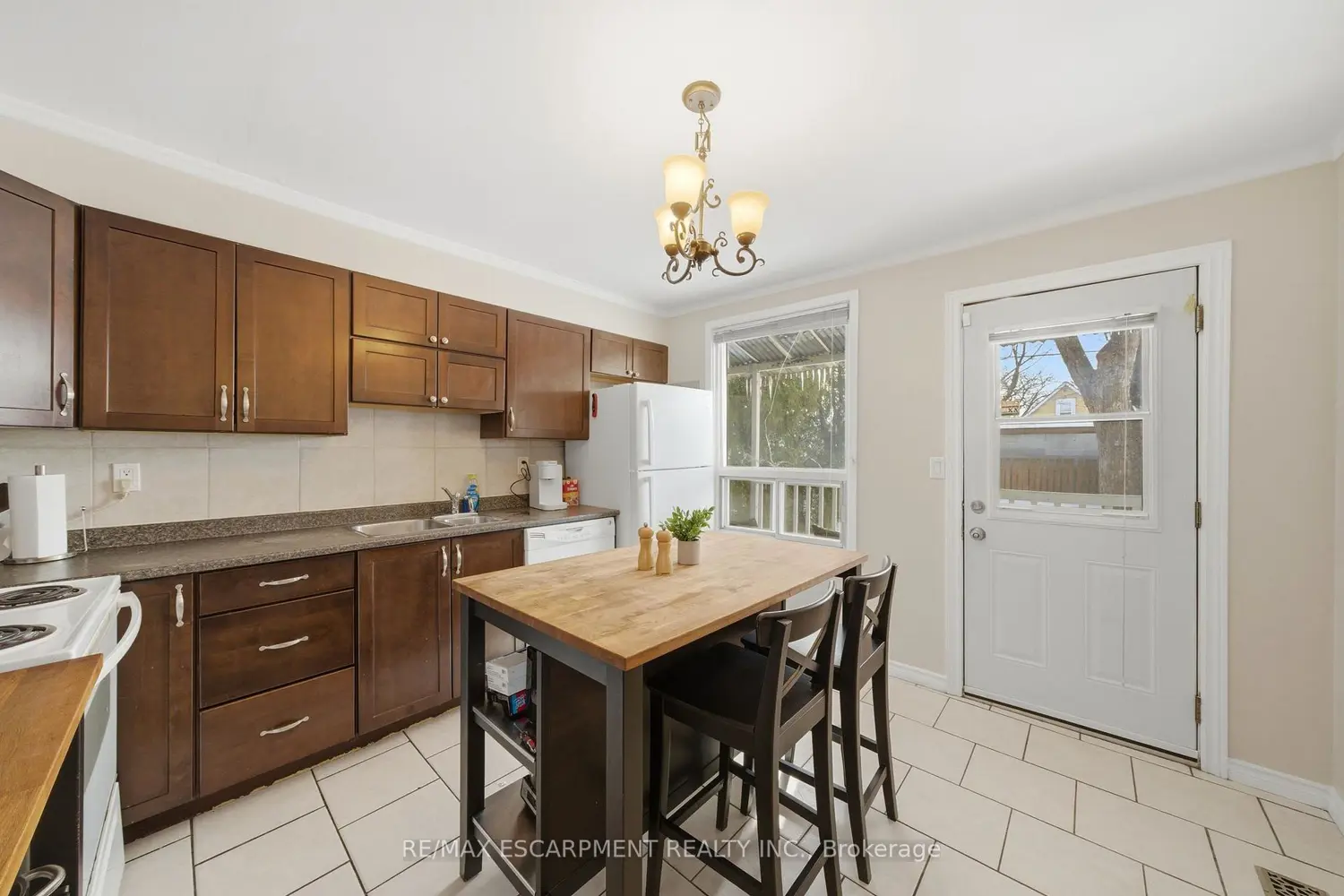 14 Newlands Avenue photo 4