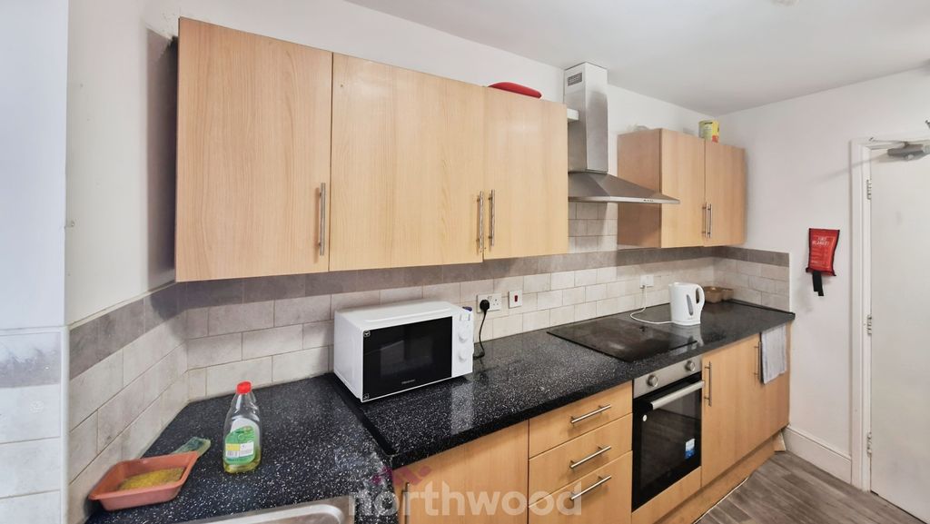 Additional image 4 of 11 bed flat for saleSomerset Road, Hyde Park, Doncaster DN1