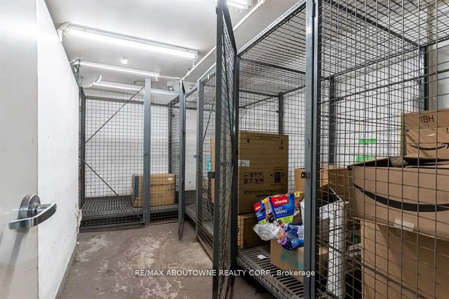 Additional image 19 of 310 Burnhamthorpe Road 401