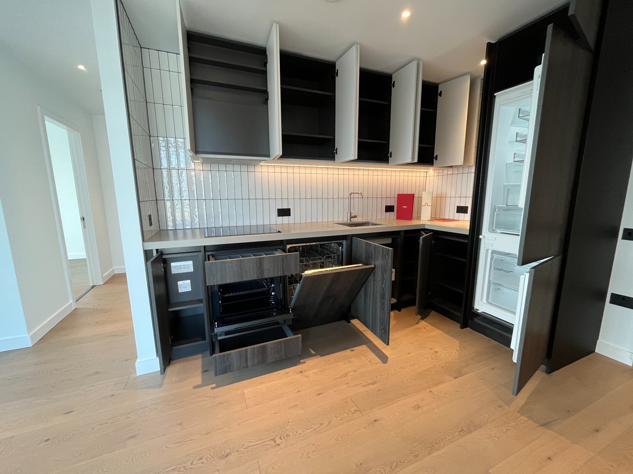 Additional image 4 of 1 Bed Flat, Deal Porters Way, SE16, N1 7GU