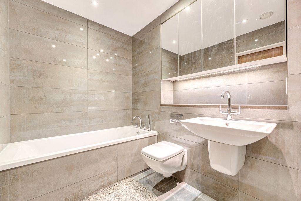 Additional image 8 of 3 bed flat for saleMarine Parade, Worthing, West Sussex BN11