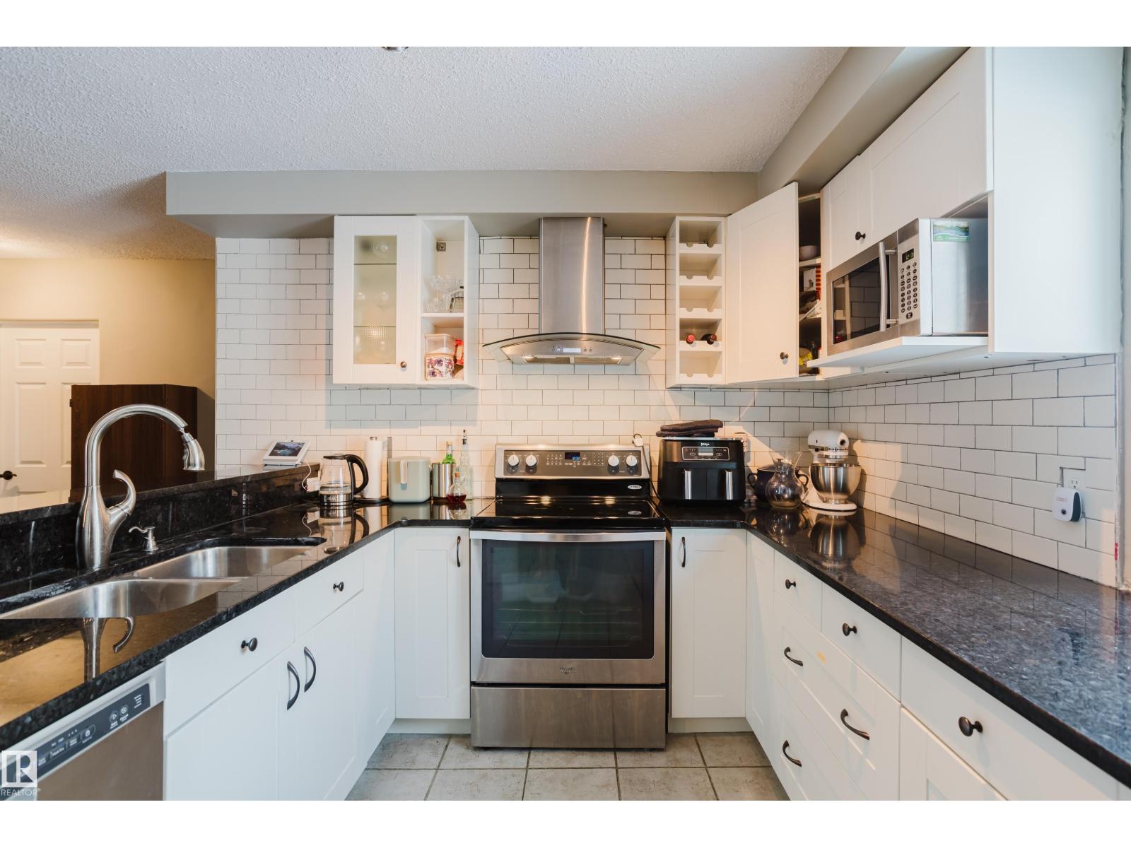 Additional image 5 of 14632 95 Avenue NW, Edmonton, AB, T5N0B3