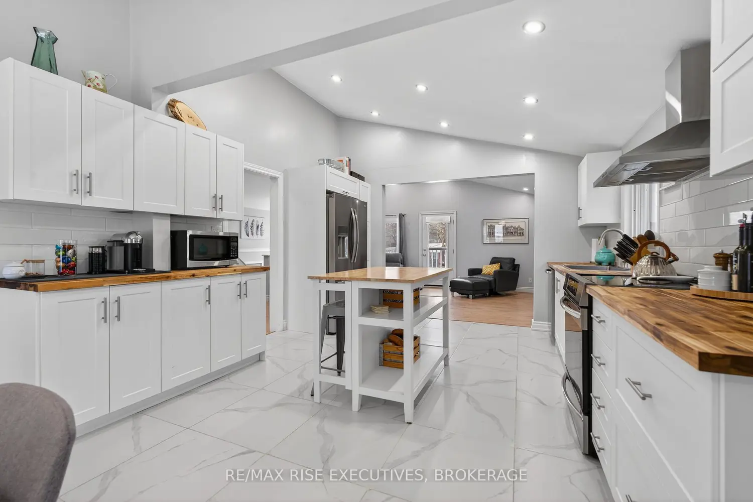 Additional image 10 of 1302 Montreal Street