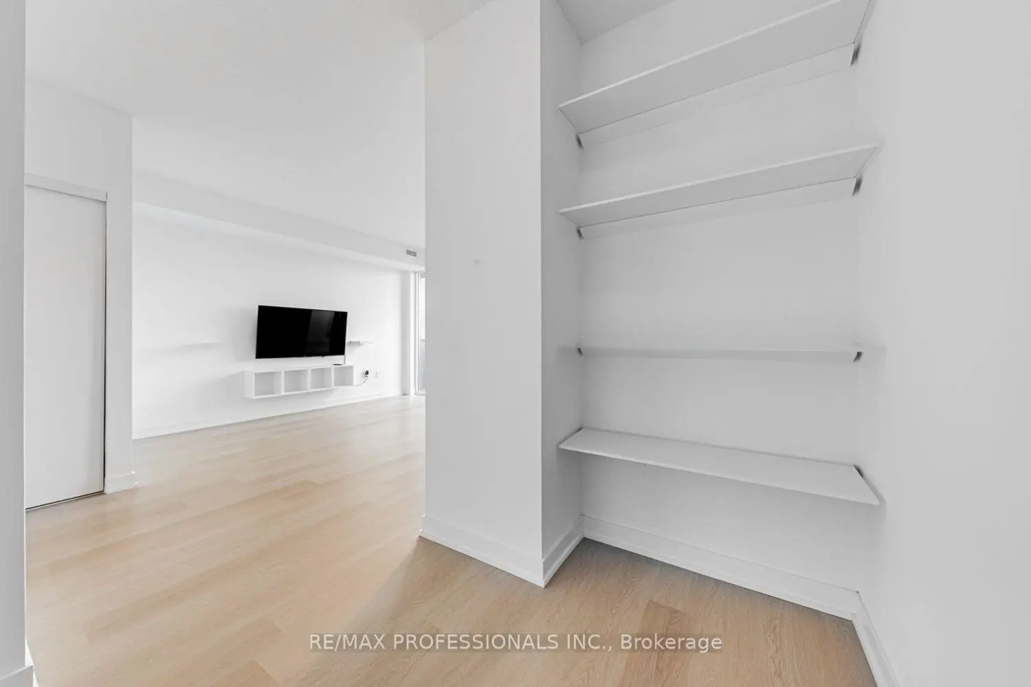 Additional image 9 of 859 The Queensway 313