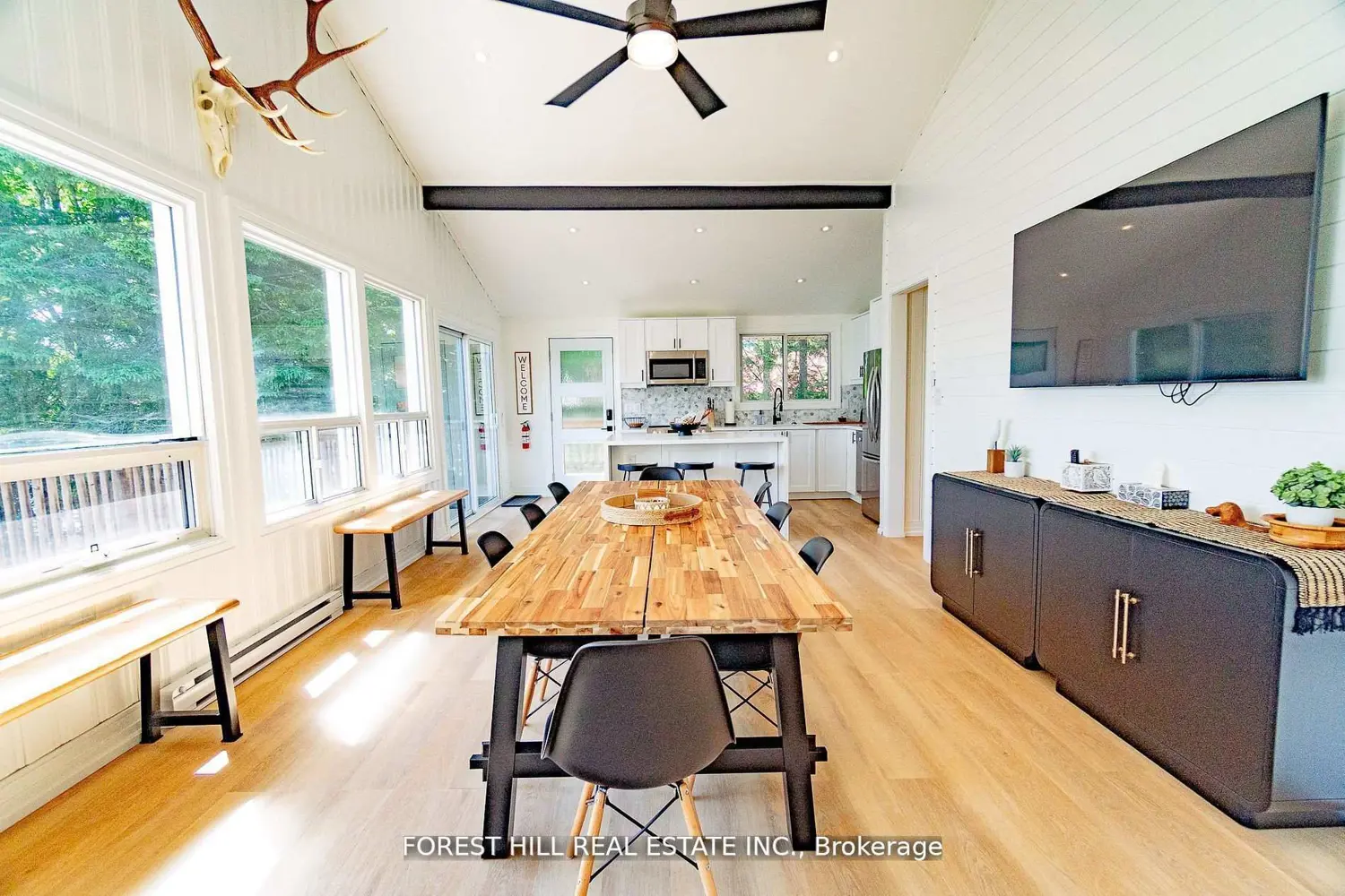 135 Buckvale Drive photo 4