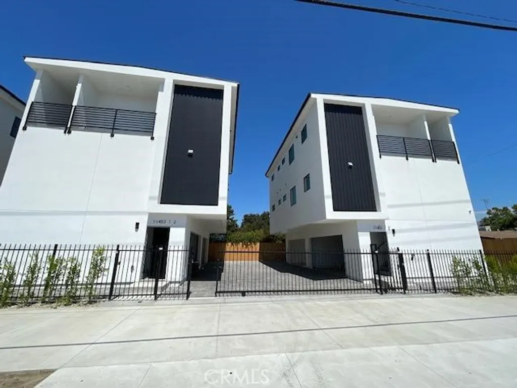 Additional image 2 of 11451 Victory Boulevard Unit 2, North Hollywood, CA 91606