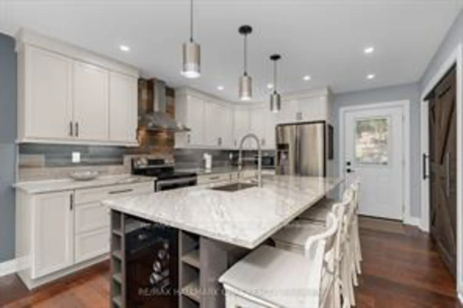 Additional image 8 of 1 Iroquois Ridge