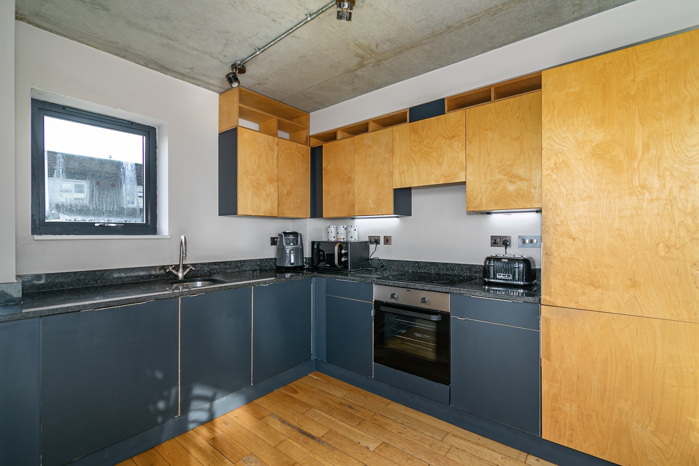 Additional image 4 of 3 Bed Flat, Queensbridge Road, E2, N1 7GU