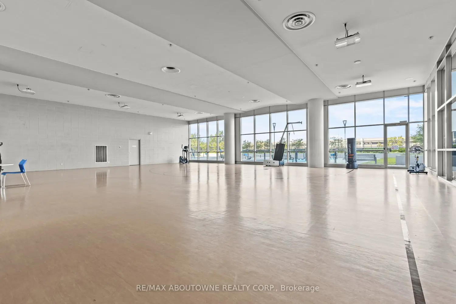 Additional image 10 of 2087 Fairview Street 906