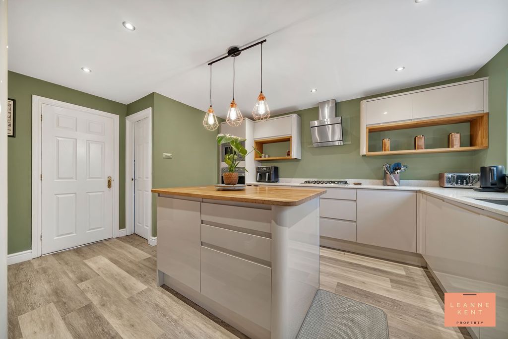 Additional image 13 of 4 bed detached house for saleClos Gwernydd, Caerphilly CF83