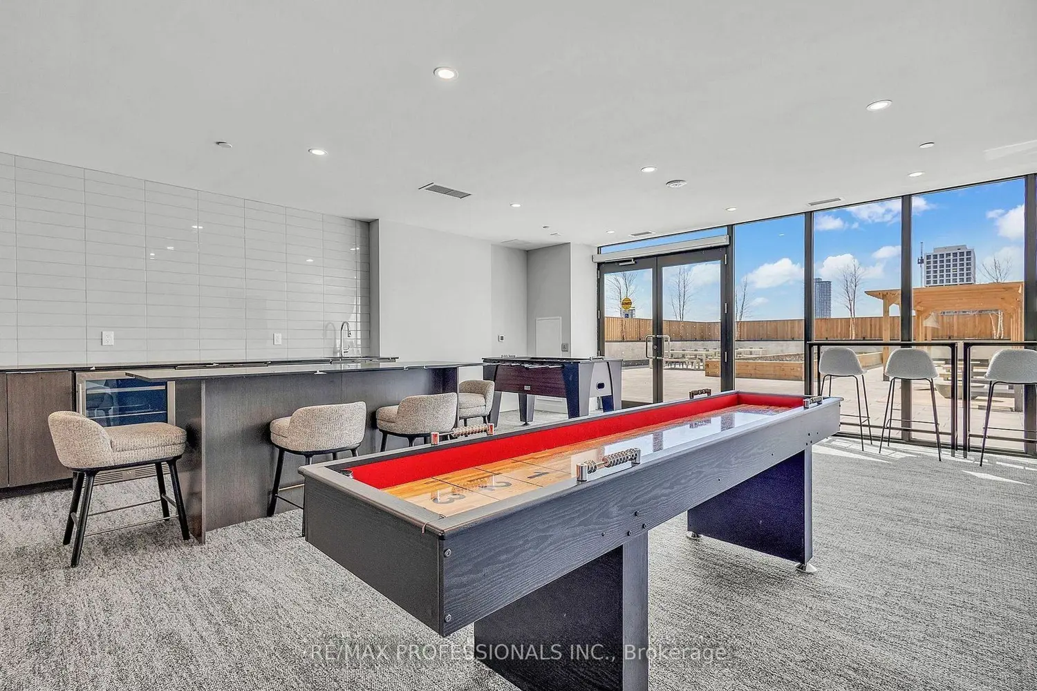 Additional image 14 of 859 The Queensway 313