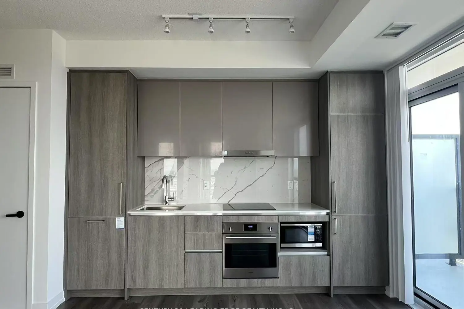 Additional image 8 of 225 Commerce Street 5609