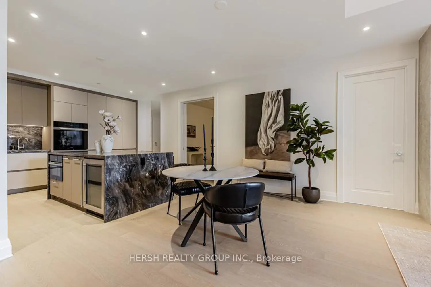 2 Forest Hill Road 208 photo 5