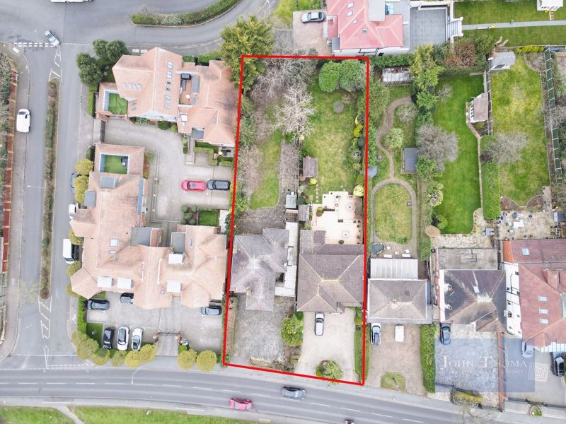 8 bed detached house for saleManor Road, Chigwell IG7