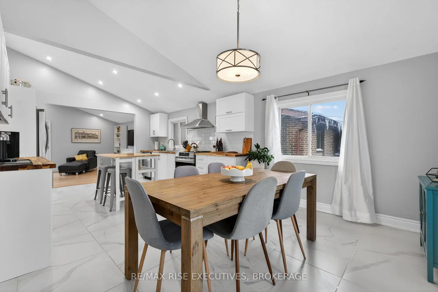 Additional image 7 of 1302 Montreal Street