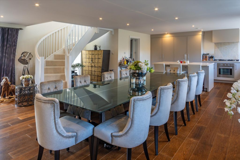Additional image 12 of 4 bed detached house for saleHeadley, Thatcham, Hampshire RG19