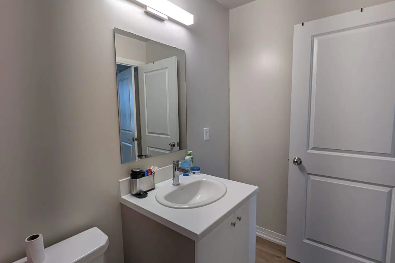 Additional image 13 of 50 Herrick Avenue Up27