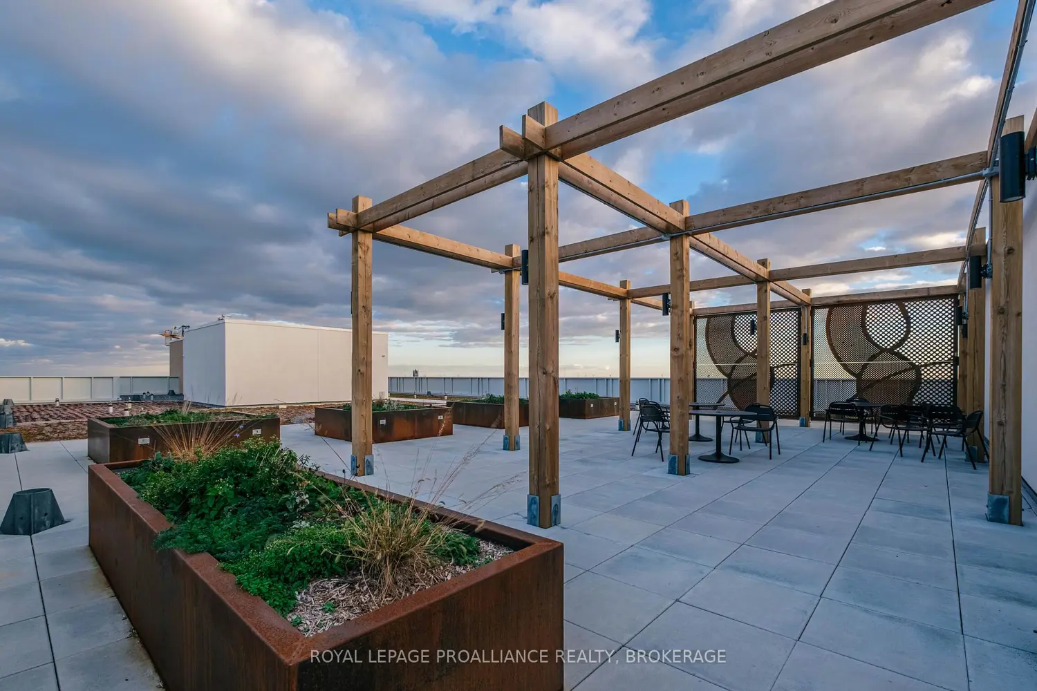 Additional image 12 of 652 Princess Street 415