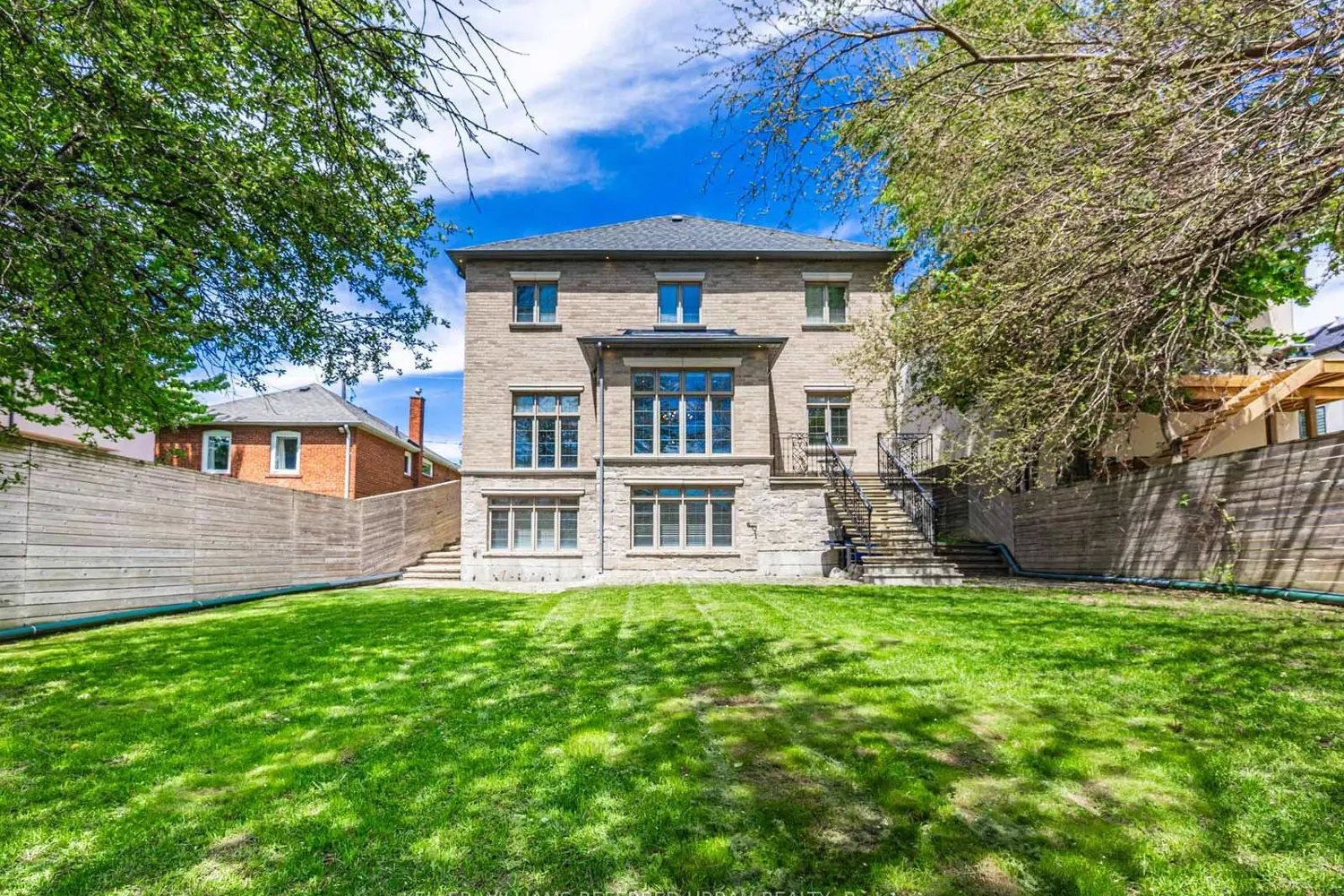 Additional image 19 of 525 Glencairn Avenue