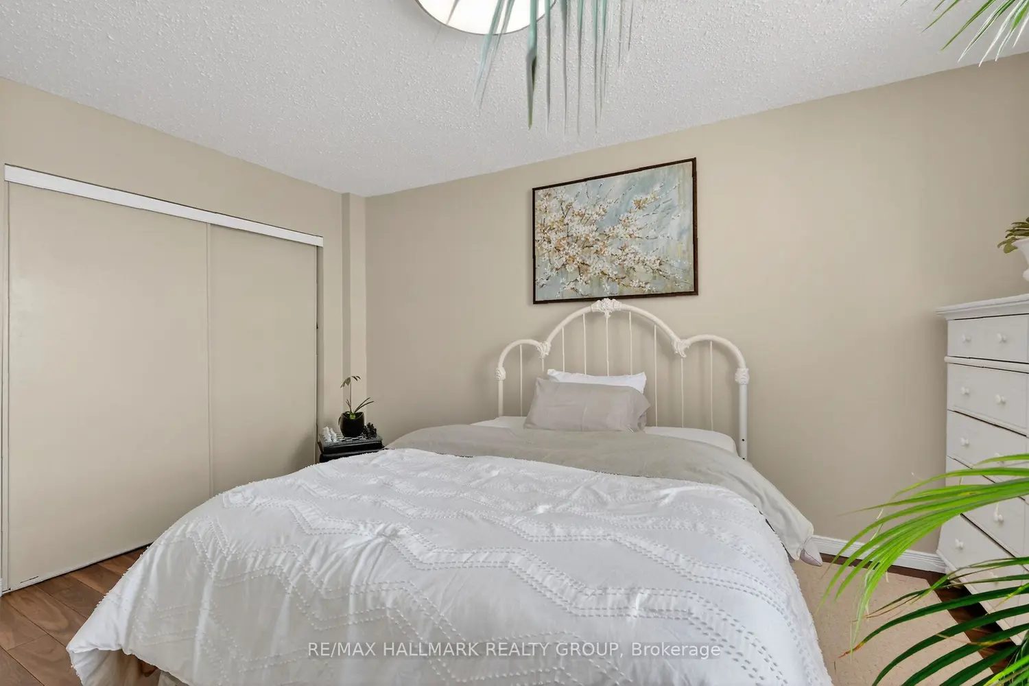 Additional image 12 of 2019 Bank Street 404