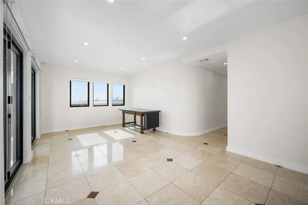 Additional image 17 of 1724 Bluff Pl, Long Beach, CA 90802