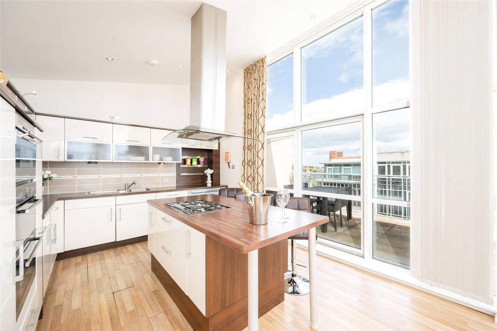 Additional image 11 of 3 bed flat for sale79 Queens Highlands, Aberdeen AB15