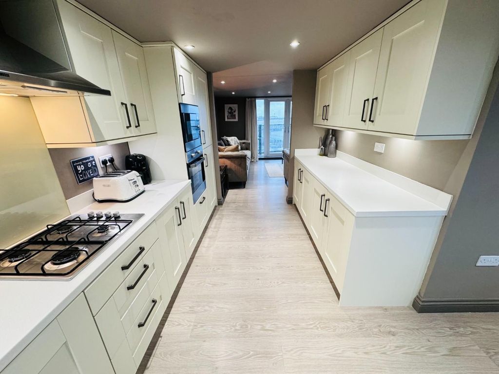 Additional image 8 of 3 bed flat for saleMansion House, Fleet Avenue, Hartlepool TS24