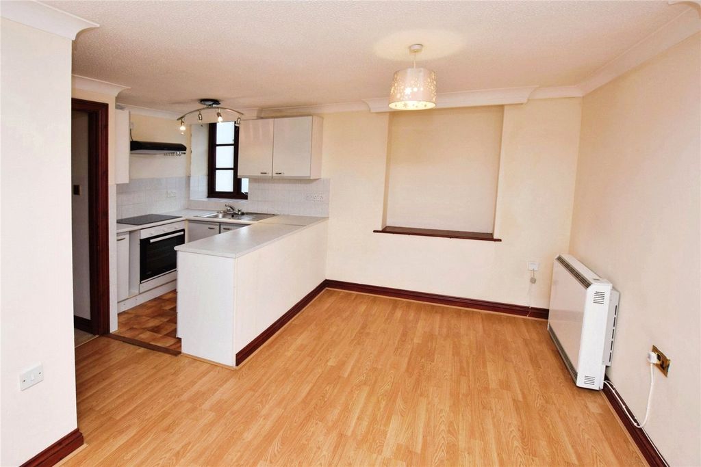 2 bed flat for saleHigher Wharf, Bude, Cornwall EX23 photo 2
