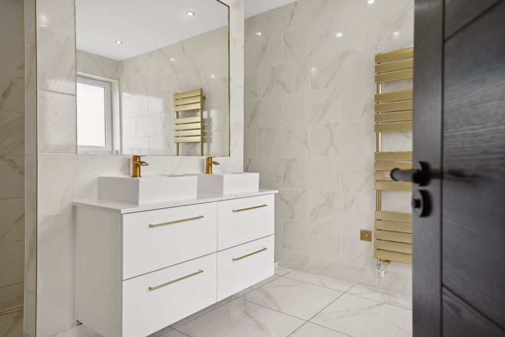 Additional image 17 of 4 bed detached house for saleClyde Grove, Crossford, Carluke ML8