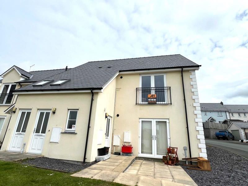 2 bed flat for saleClos Crugiau, Rhydyfelin, Aberystwyth SY23