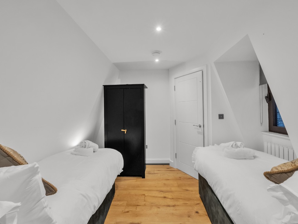 Additional image 4 of 1 Bed Flat, Lower Road, SE16, SE17 3NF