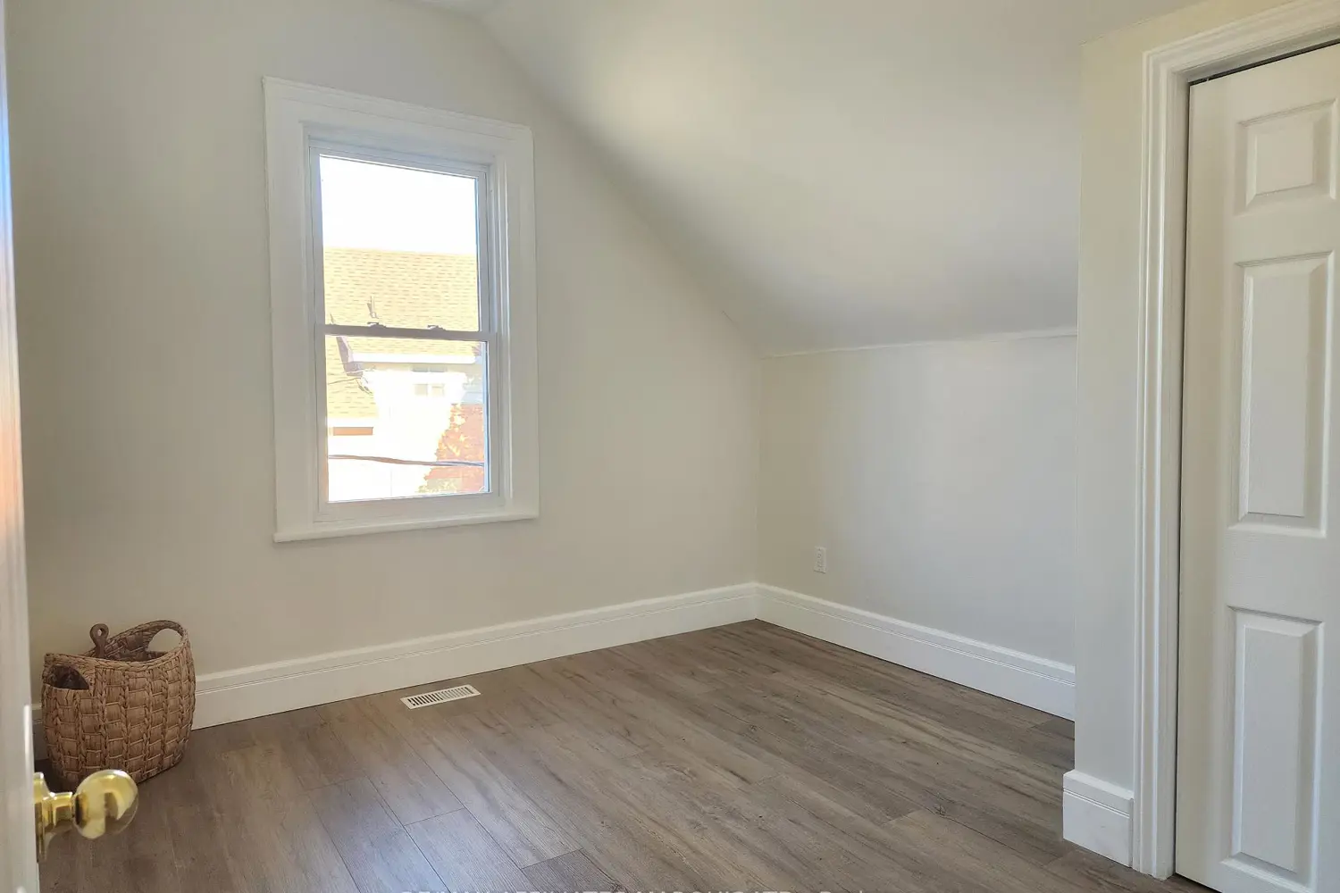 Additional image 8 of 12 Oak Street