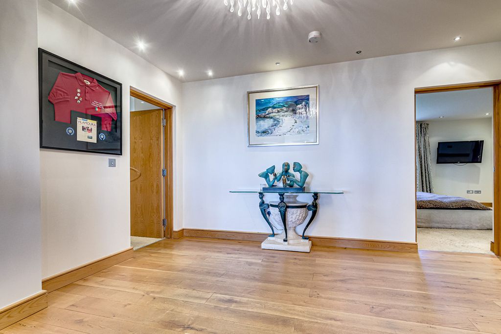 Additional image 16 of 2 bed flat for saleChalkwell Esplanade, Chalkwell SS0