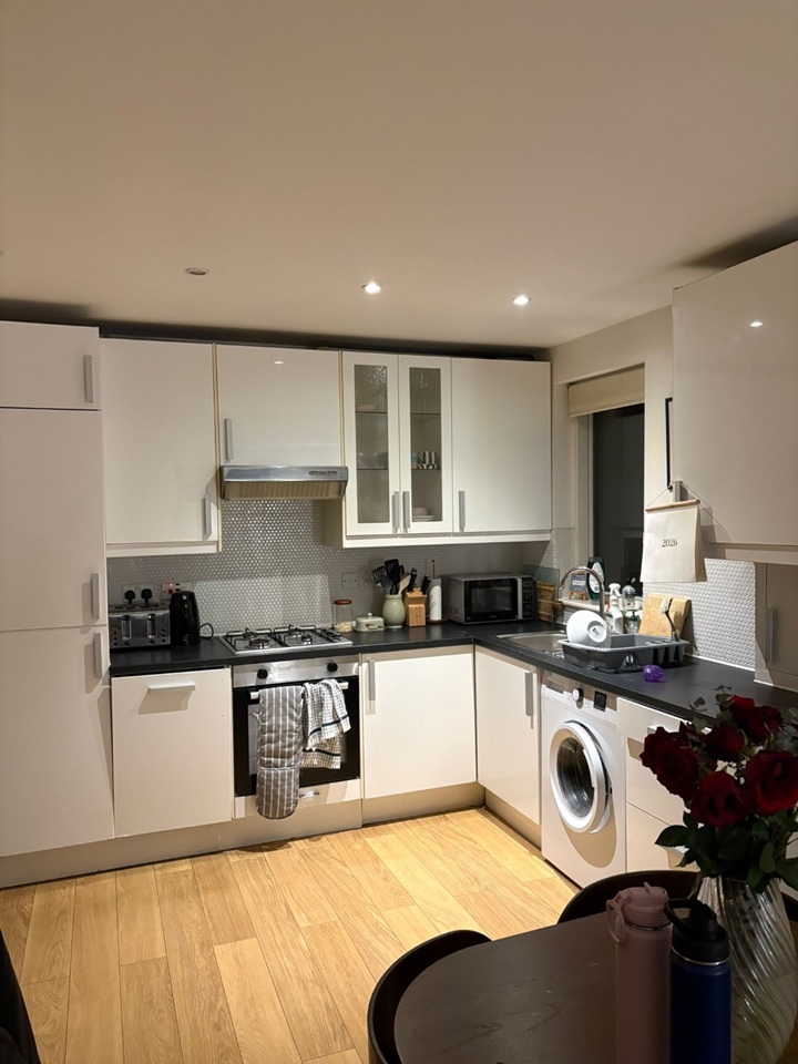 Additional image 10 of 2 Bed Flat, Garfield Mews, SW11, N1 7GU