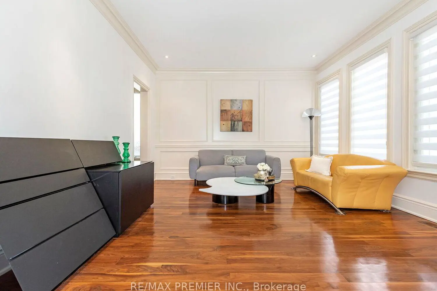 Additional image 9 of 35 Yorkdale Crescent