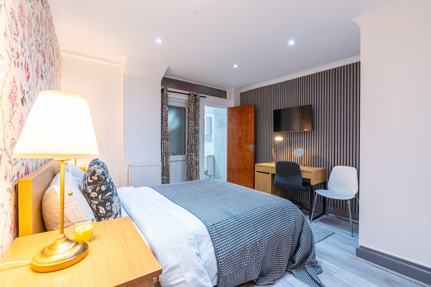 Additional image 8 of 3 Bed Flat, North End Road, W14, N1 7GU