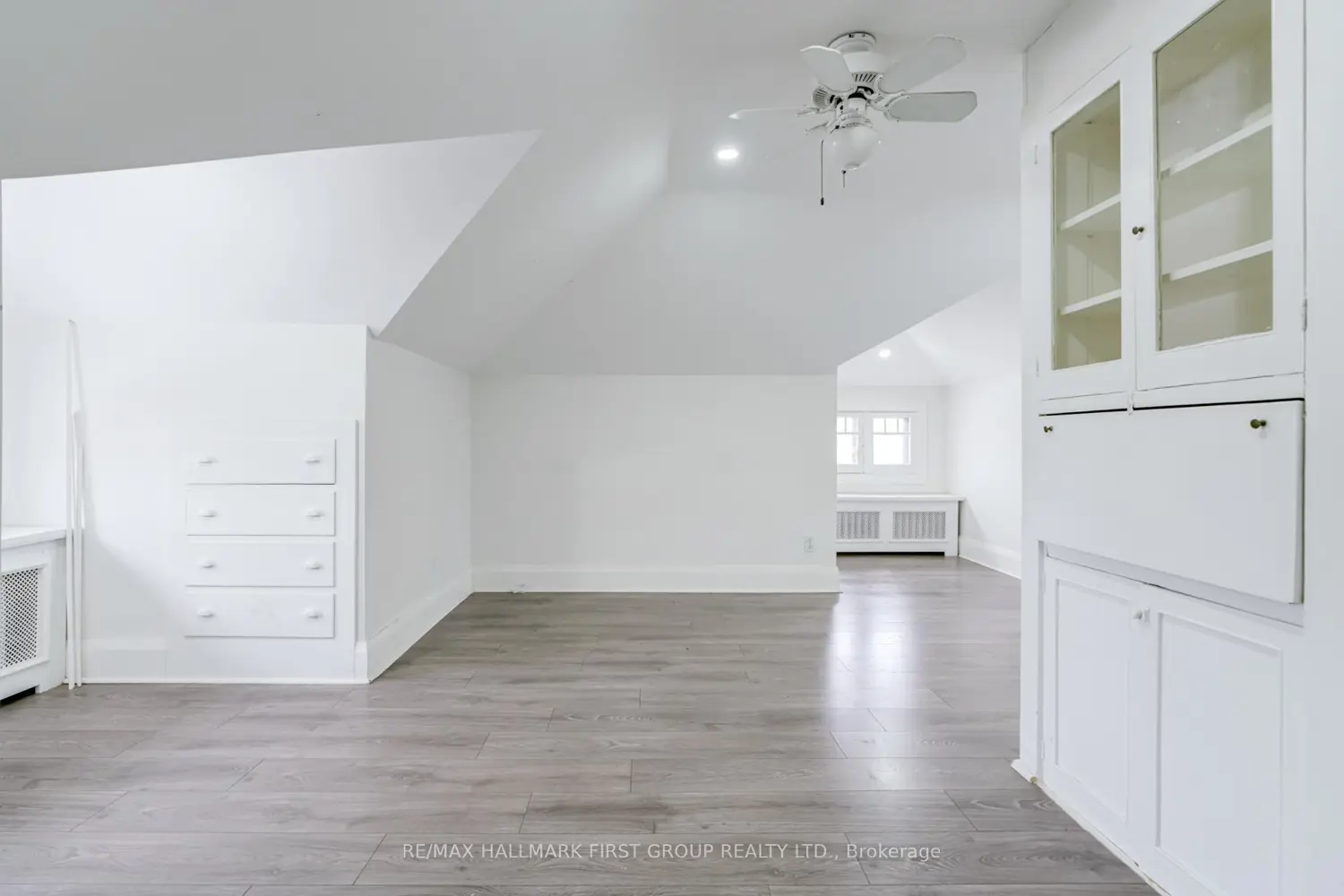 Additional image 15 of 512 Simcoe Street