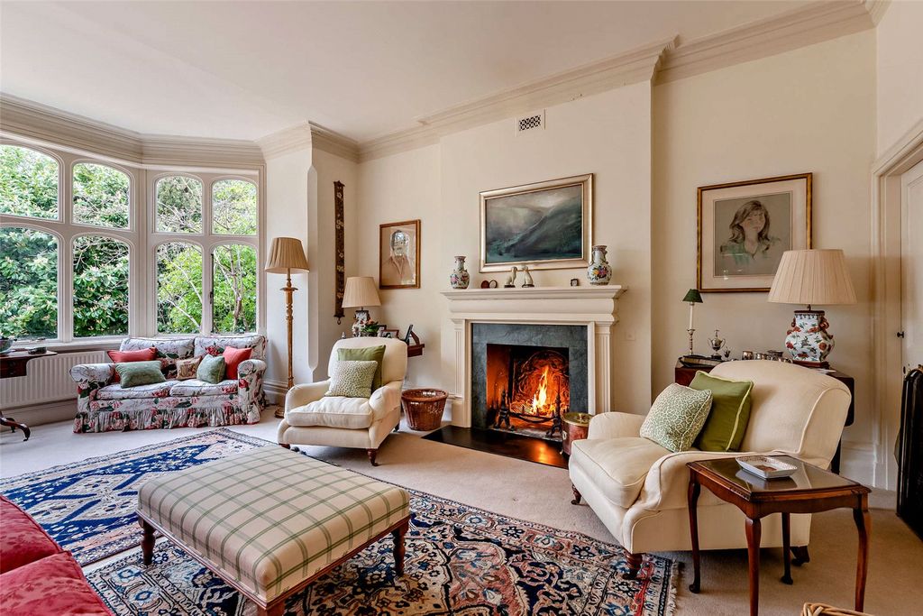 Additional image 2 of 6 bed detached house for saleDonnington, Newbury, Berkshire RG14