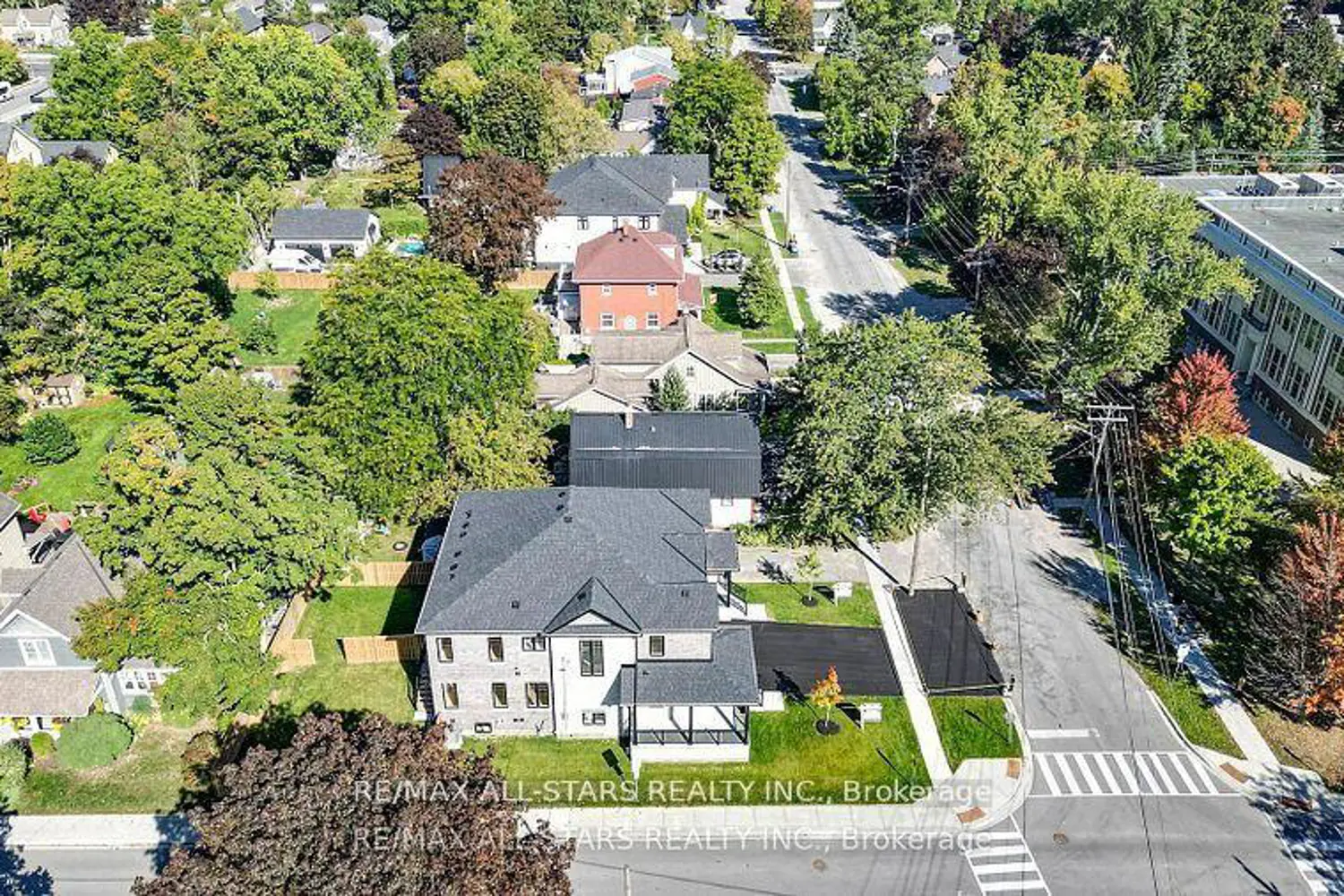 Additional image 20 of 50 Third Avenue