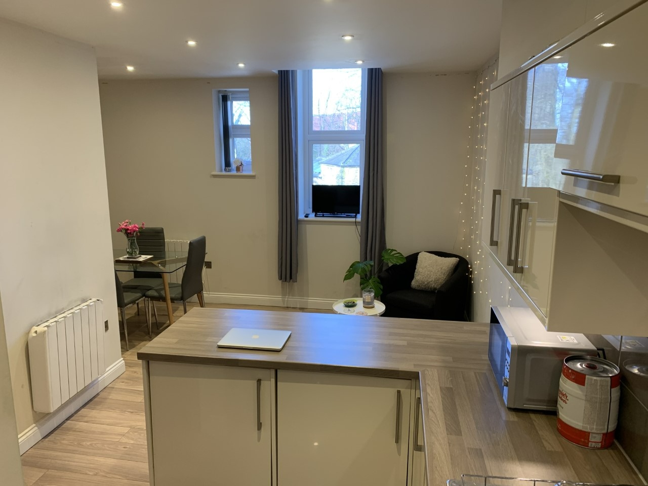 Additional image 10 of 2 Bed Flat, Headingley Lane, LS6, N1 7GU