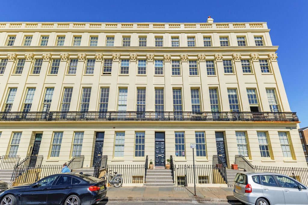 3 bed flat for saleBrunswick Terrace, Hove BN3