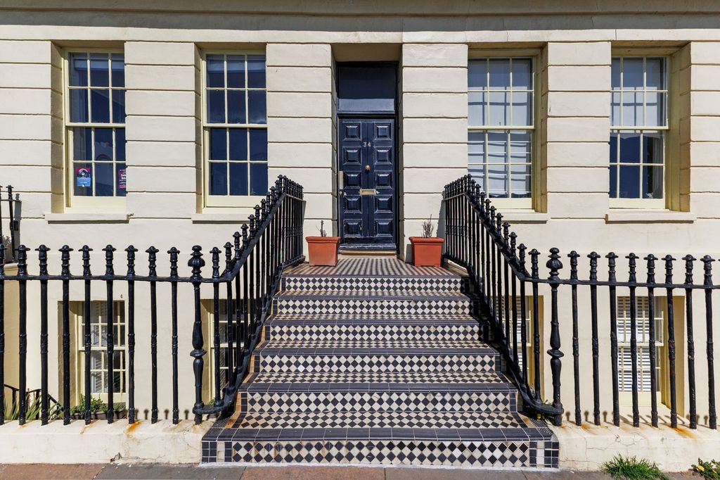 Additional image 24 of 3 bed flat for saleBrunswick Terrace, Hove BN3