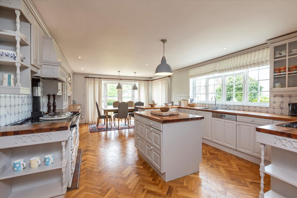 Additional image 9 of 7 bed detached house for saleGuildford Road, Broadbridge Heath, Horsham, West Sussex RH12