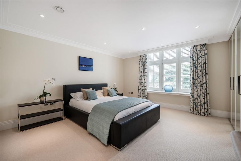 Additional image 30 of 3 bed flat for saleWoodland Way, Kingswood KT20
