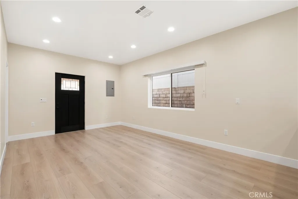 Additional image 5 of 19953 Lassen Street, Chatsworth, CA 91311