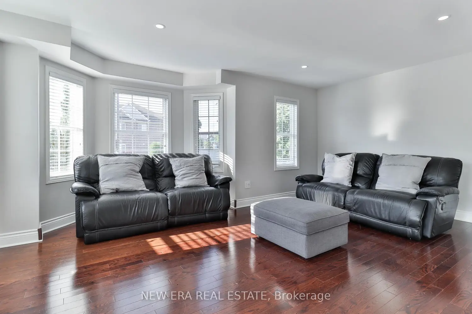 331 Davos Road photo 5